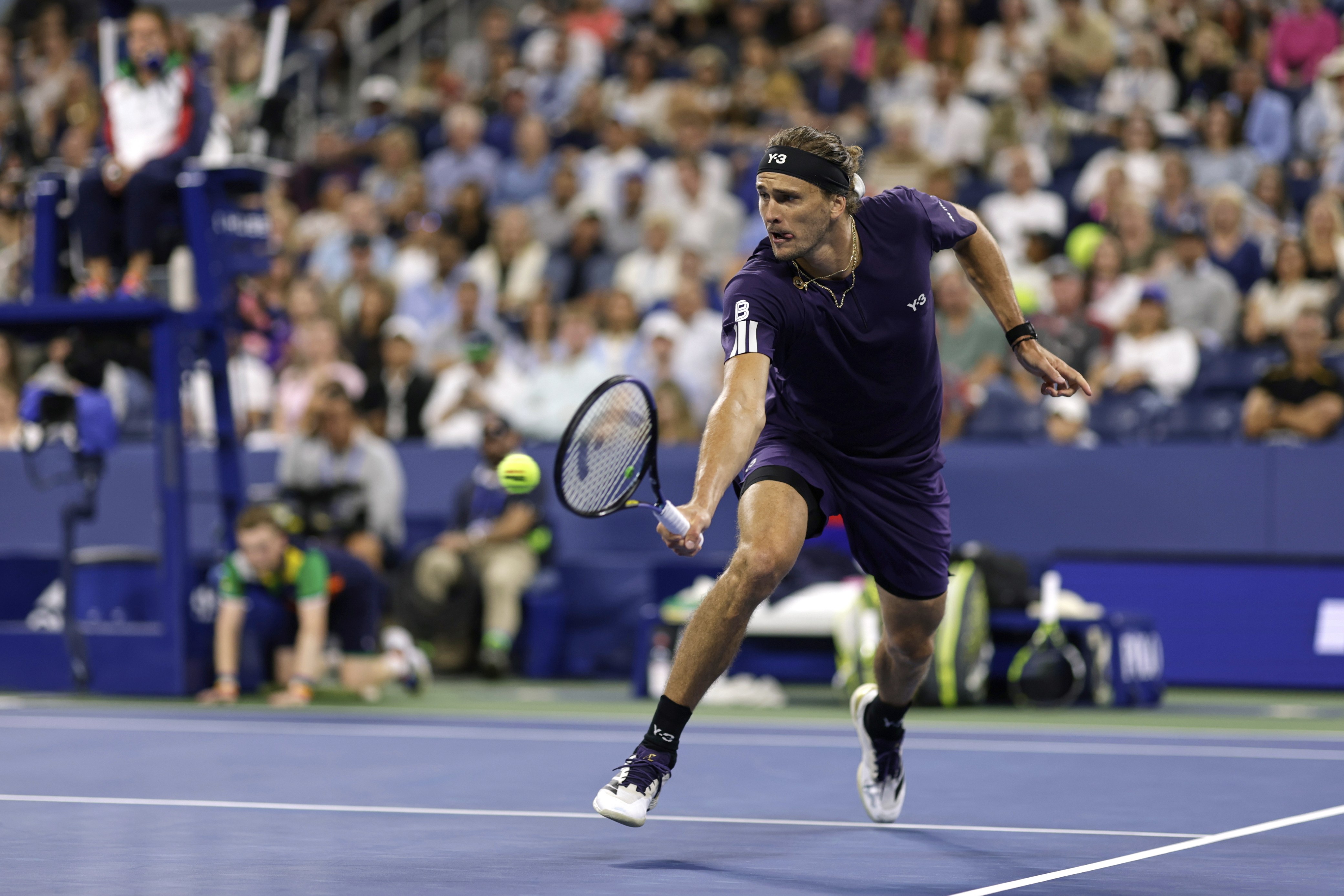 英国网球队鏖战澳大利亚网球队，兹维列夫打破历史纪录